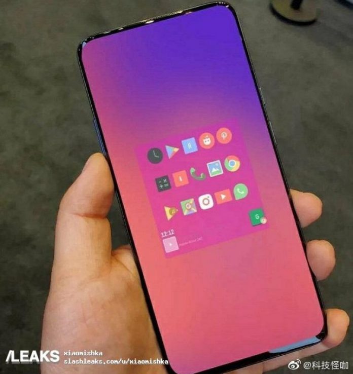 Xiaomi Mi CC 9 на фото