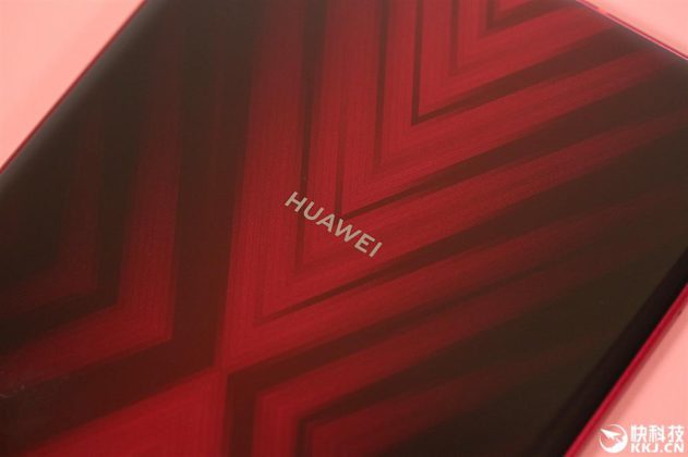 Huawei M6 Turbo - задняя панель