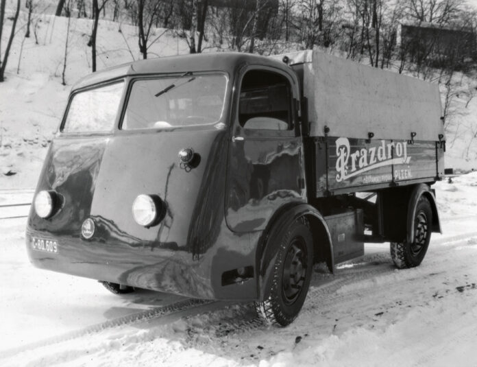 82 года назад выпущен пивной грузовик Skoda – первый электрокар бренда