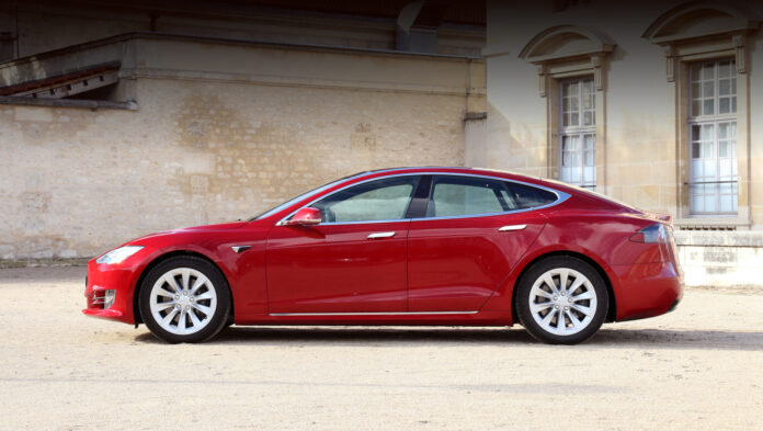 Tesla ставит очередной рекорд - Model S Long Range Plus проезжает дальше любого серийного электромобиля