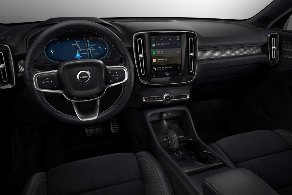 Компания Volvo начала серийный выпуск полностью электрического внедорожника 