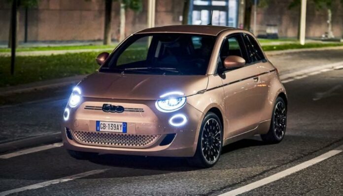 Fiat создал недорогой электромобиль с интересным решением насчет задней двери