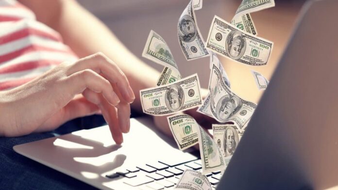 «Приватбанк» отобрал деньги у мошеннического интернет-магазина и вернул средства клиентке