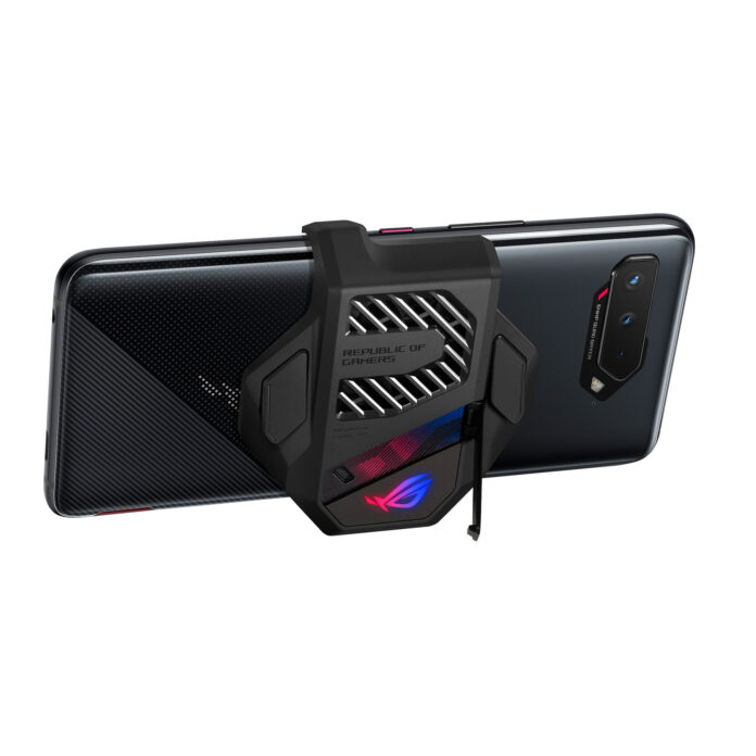 ROG Phone 5 с AeroActive Cooler 5