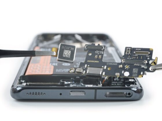 iFixit низко оценили ремонтопригодность Xiaomi Mi 11