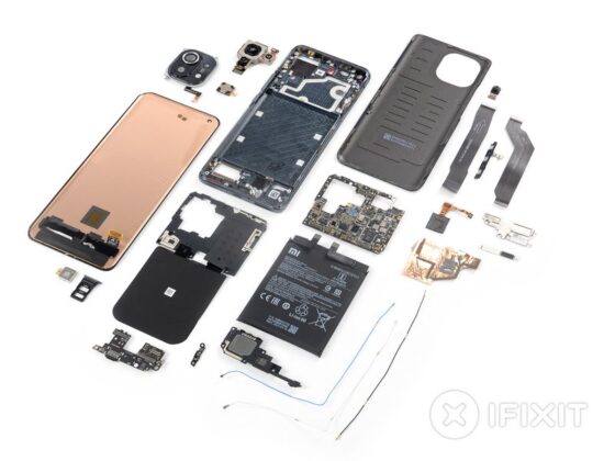 iFixit низко оценили ремонтопригодность Xiaomi Mi 11