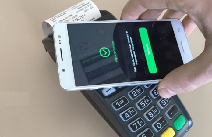 «Приватбанк» предупредил о возможности отключения Apple Pay и Google Pay