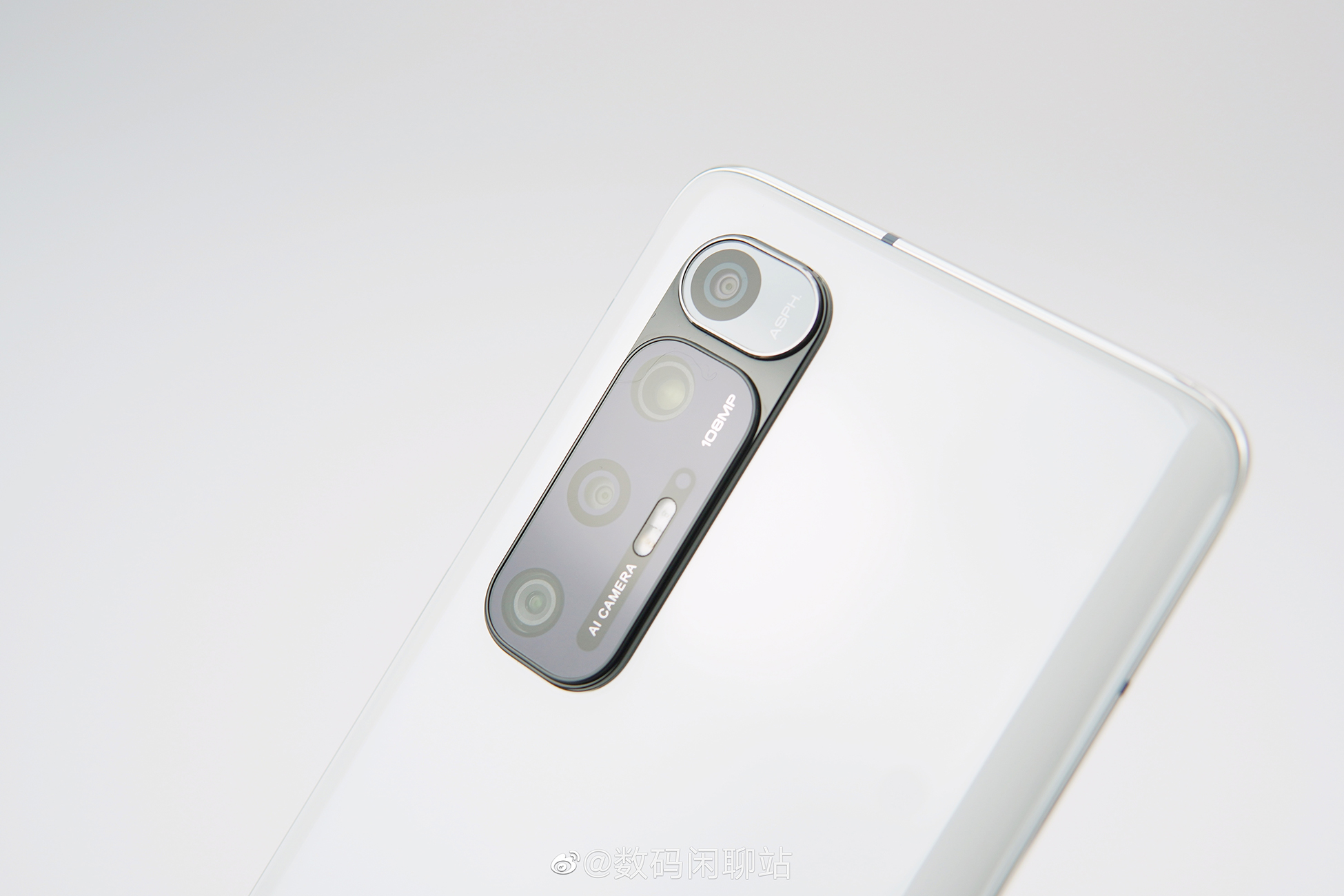 Xiaomi Mi 10S упал в цене на 150 долларов