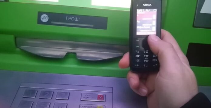 Сезон охоты на должников по коммуналке открыт: норма об автоматическом списании средств с карт и счетов украинцев вступила в силу