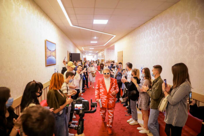 Михаил Поплавский заявил о создании «Факультета TikTok» при Киевском университете культуры для украинизации соцсети и сразу же был высмеян пользователями