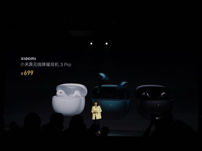 Xiaomi представила новые часы и беспроводные наушники своего производства