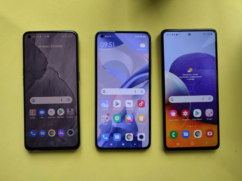 Слева направо realme, Xiaomi и Samsung