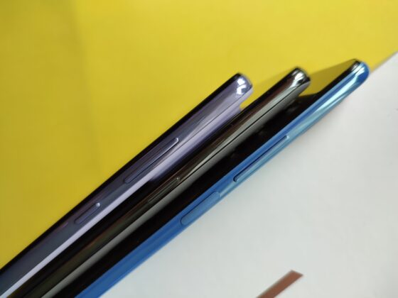 Правая грань (слева Samsung, снизу Xiaomi)