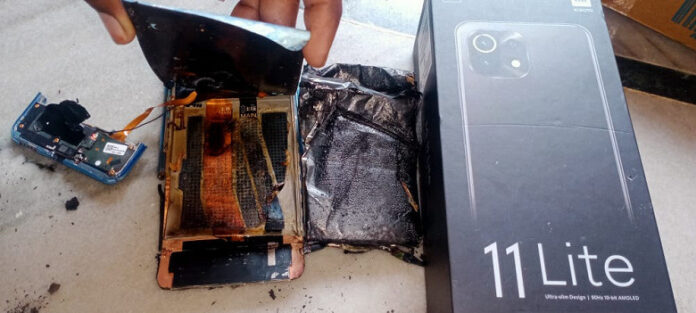 В Индии продолжают взрываться смартфоны. В этот раз самовоспламенился Xiaomi Mi 11 Lite