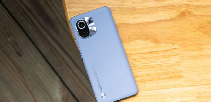 Xiaomi может выпустить два компактных смартфона в стилистике iPhone mini