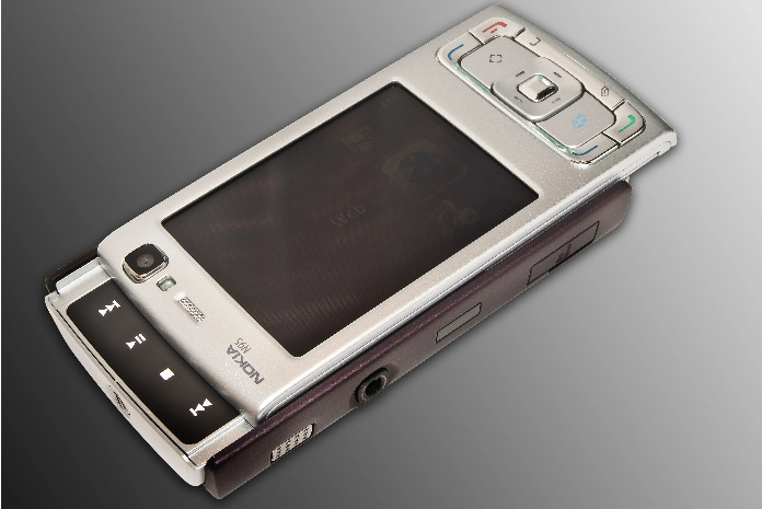 Любителям ретро посвящается: обзор одного из лучших представителей «ранней эпохи смартфонов» Nokia N95