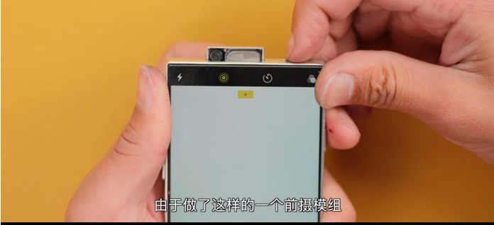Китайський умілець створив iPhone без вирізу, з портами USB- C та 3,5 мм для навушників, під керуванням найновішого процесора Apple A15 Bionic