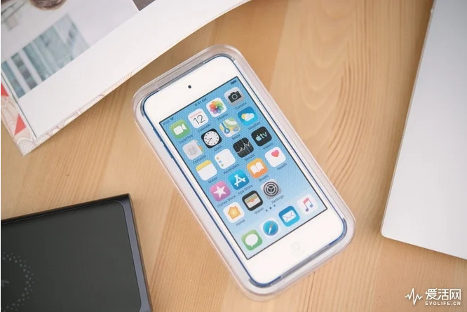 Американцы выметают со складов Apple снятые с производства iPod touch 