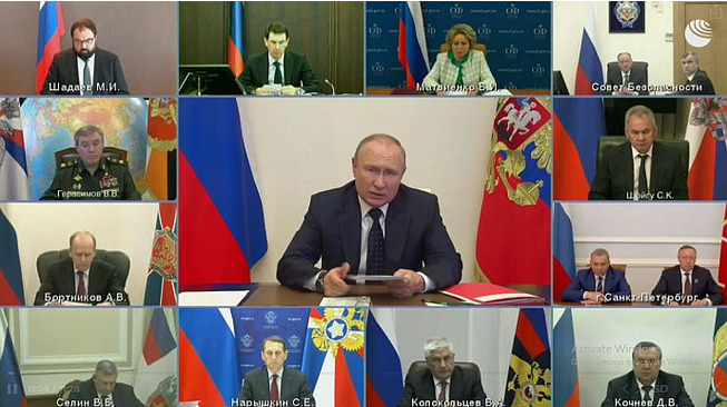 Путин на онлайн-совещании с силовиками и военными заявил о кибервойне Запада против России