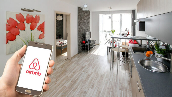 Украинские владельцы жилья перестали получать выплаты от Airbnb