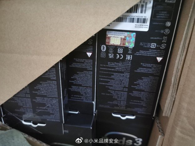 Полиция Китая обнаружила склад с поддельными наушниками Redmi