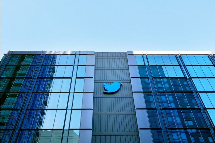 Бывший сотрудник Twitter обвиняется в помощи шпионам Саудовской Аравии