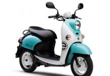 Представлен электронный скутер Yamaha E-Vino 2023 года выпуска с обновленными характеристиками и новыми цветовыми решениями