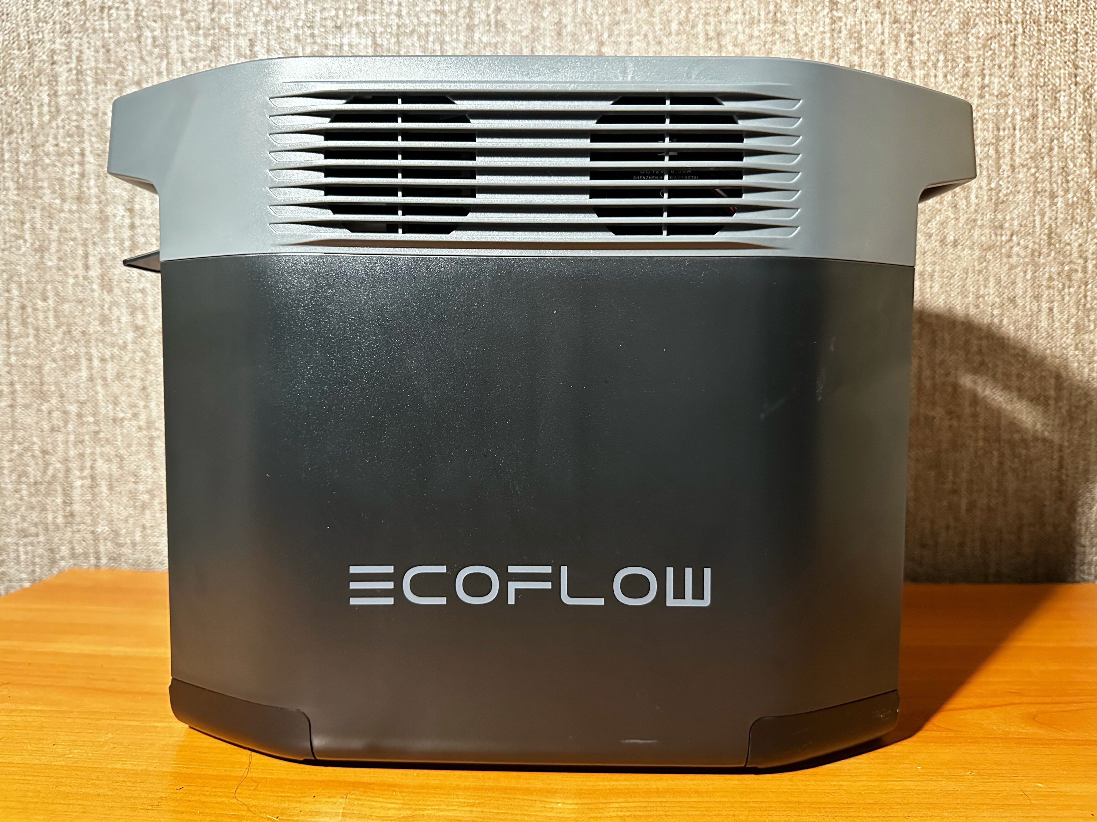 Ecoflow Delta 2 - вид збоку