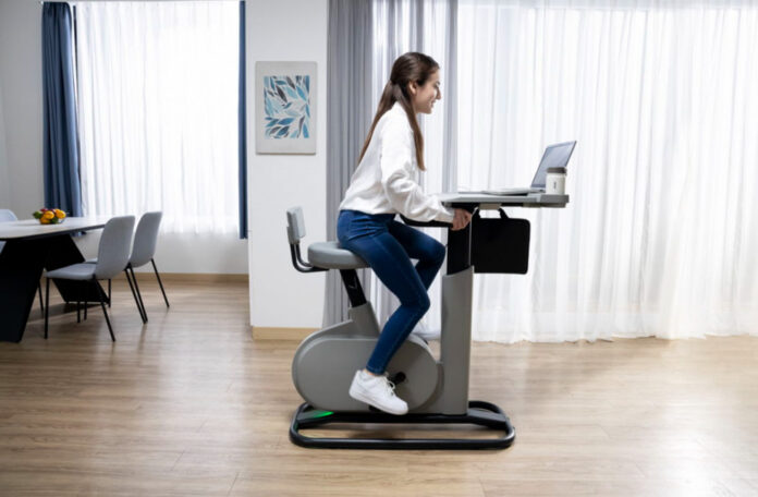 Представлен велосипедный стол Acer eKinekt для здорового образа жизни