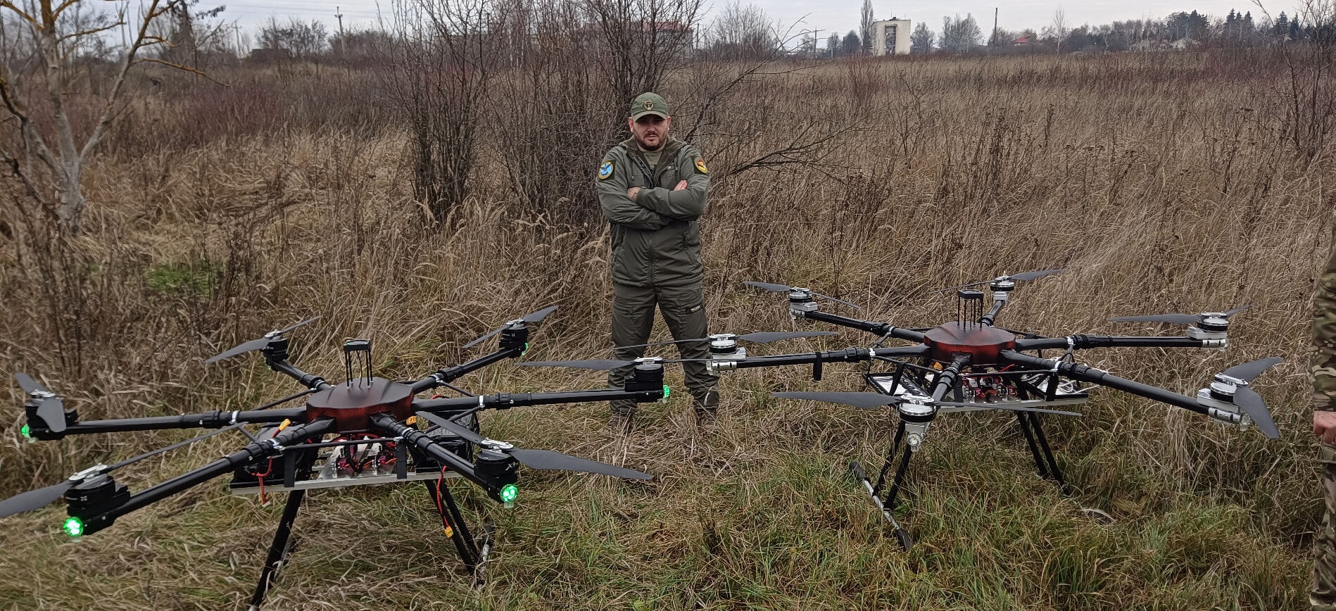Украинский ударный дрон с пулеметом и гранатометом