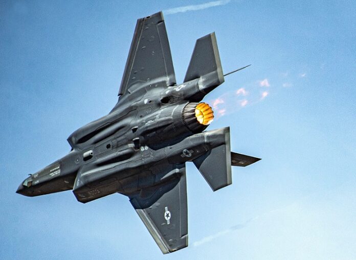 Истребитель пятого поколения F-35