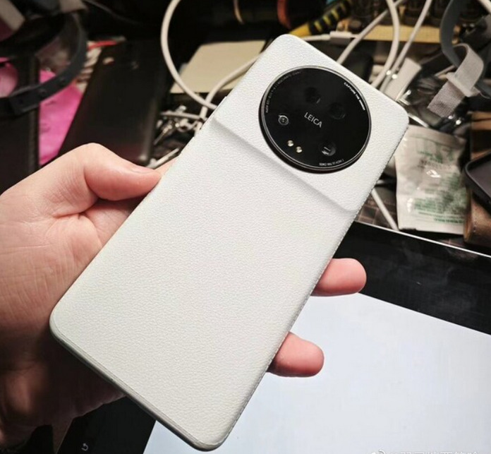 Утечка изображения Xiaomi 13 Ultra демонстрирует обновленный дизайн и настроенную под Leica камеру