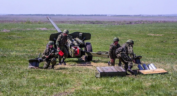 Радянська протитанкова гладкоствольна гармата МТ-12 "Рапіра"