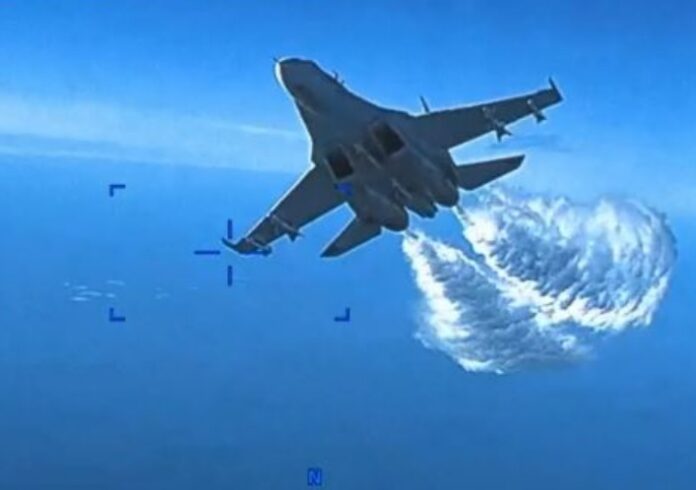 Атака Су-27 на американский беспилотник MQ-9 Reaper