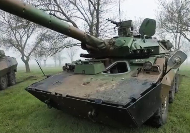 Українські морпіхи пересіли на французькі AMX-10RC