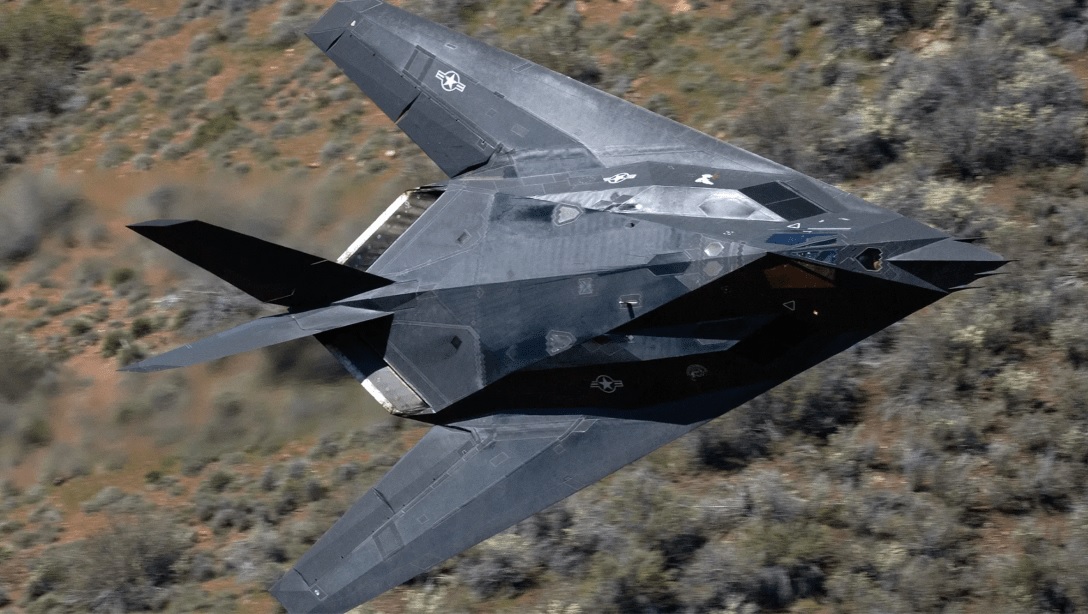 Штурмовик F-117 Nighthawk вдалося сфотографувати під час польоту