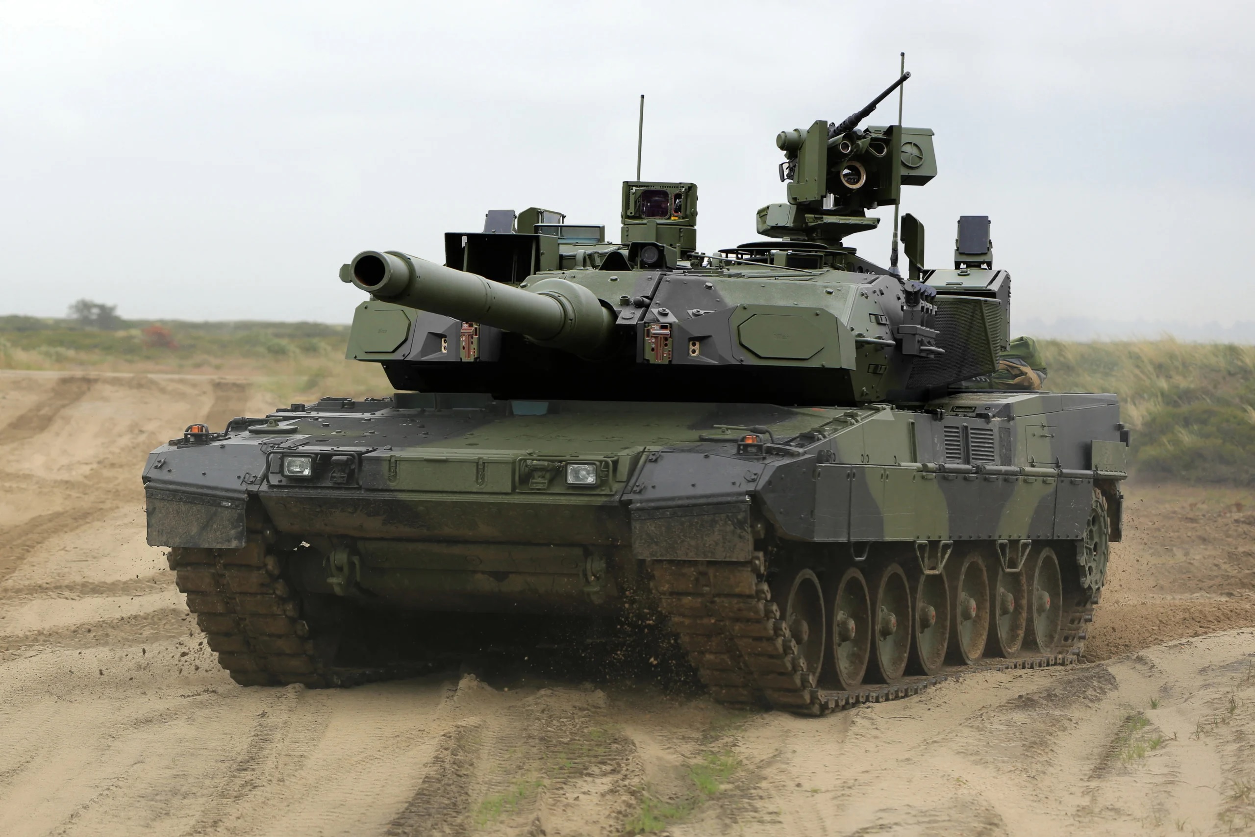 Разработка Leopard 2AX станет ответом KMW на создание Abrams X