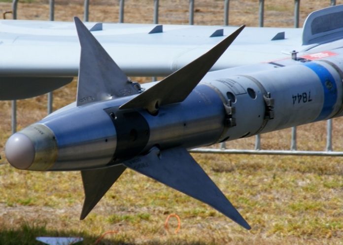 На вооружении ВСУ появятся ракеты AIM-9