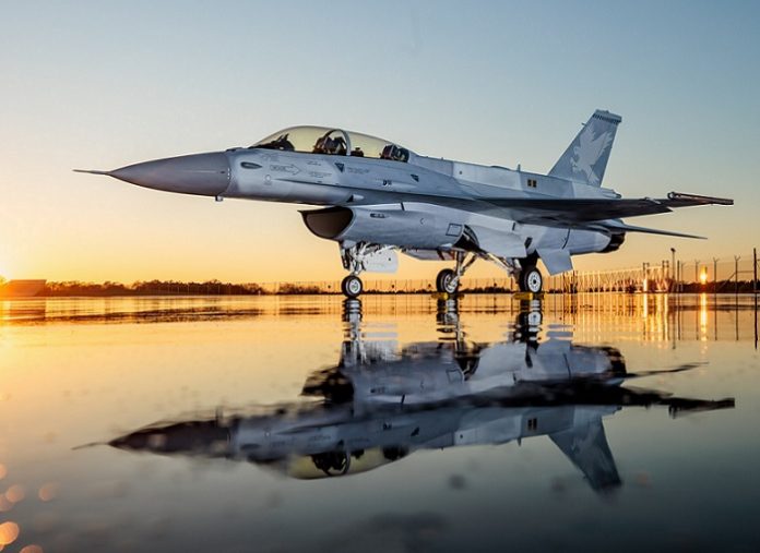 Названы технические характеристики F-16, вооружение и цена