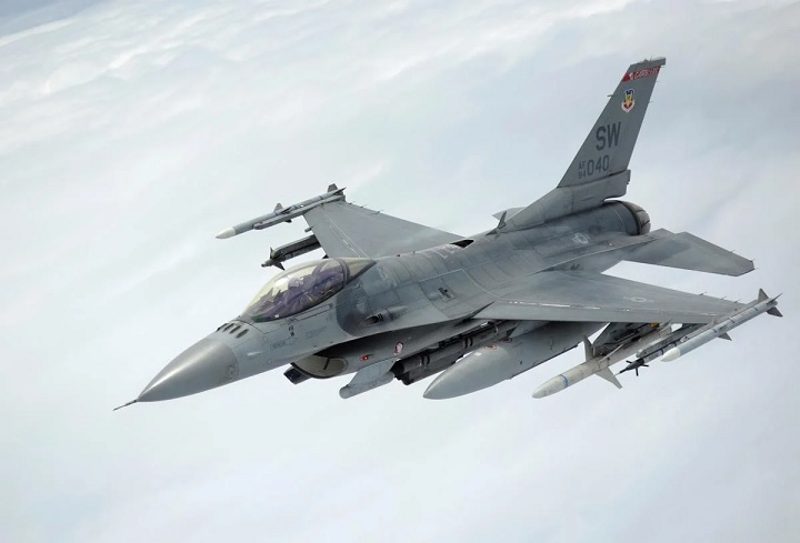 Украинский пилот объяснил, почему ВСУ требуются именно истребители F-16