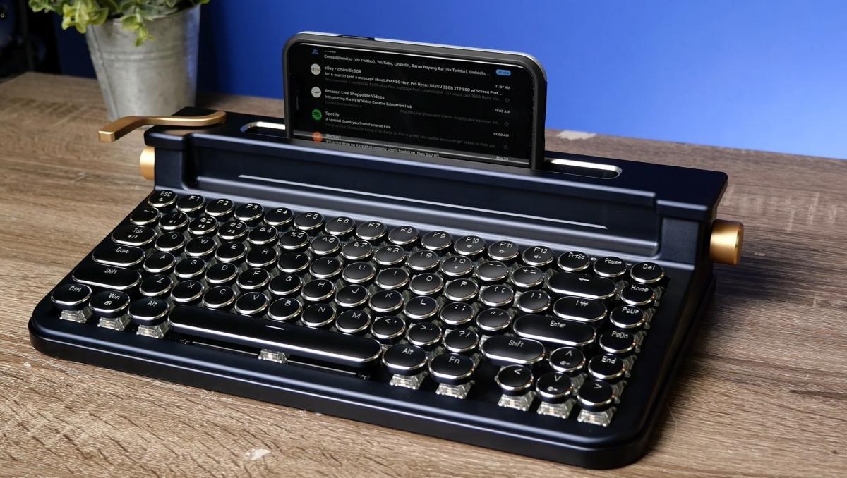 На Kickstarter представили клавиатуру для ПК, стилизованную под печатную машинку