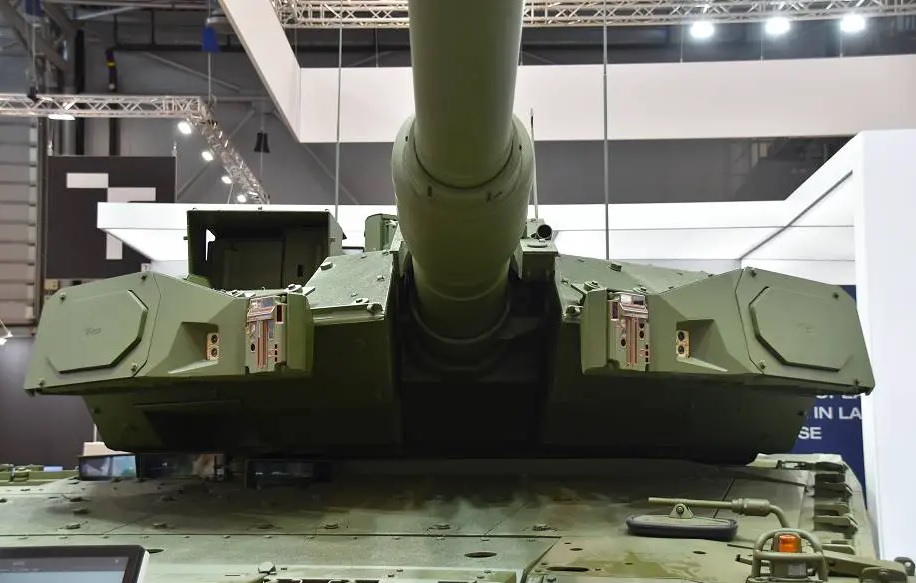 Новейший Leopard 2A8 за 32 млн USD дебютировал на выставке