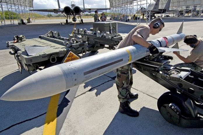 Стало известно, какие самолеты станут носителями ракет AIM-7