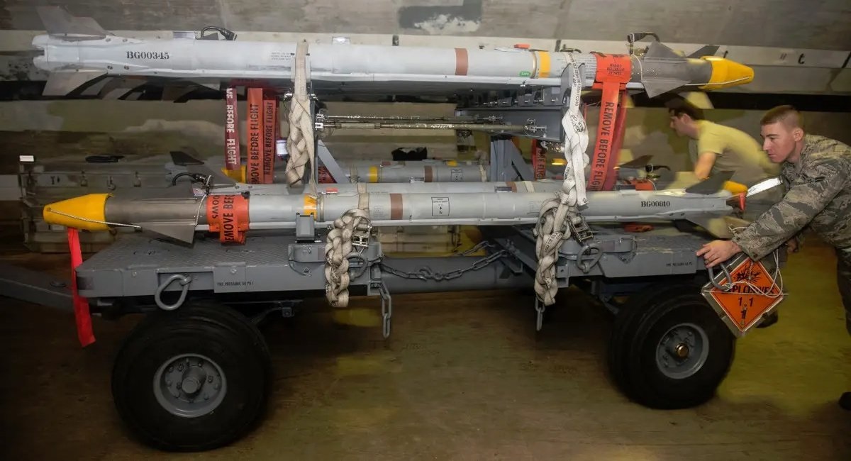 Производитель Tomahawk получил заказ на поставку ракет AIM-9X