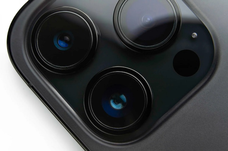 Стало известно, кто будет поставлять Apple камеры для iPhone 15