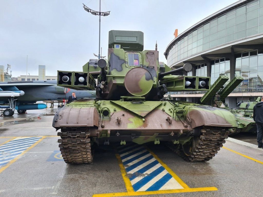 Система ПВО HARPAS на базе танка Т-72 дебютировала на выставке Partner 2023