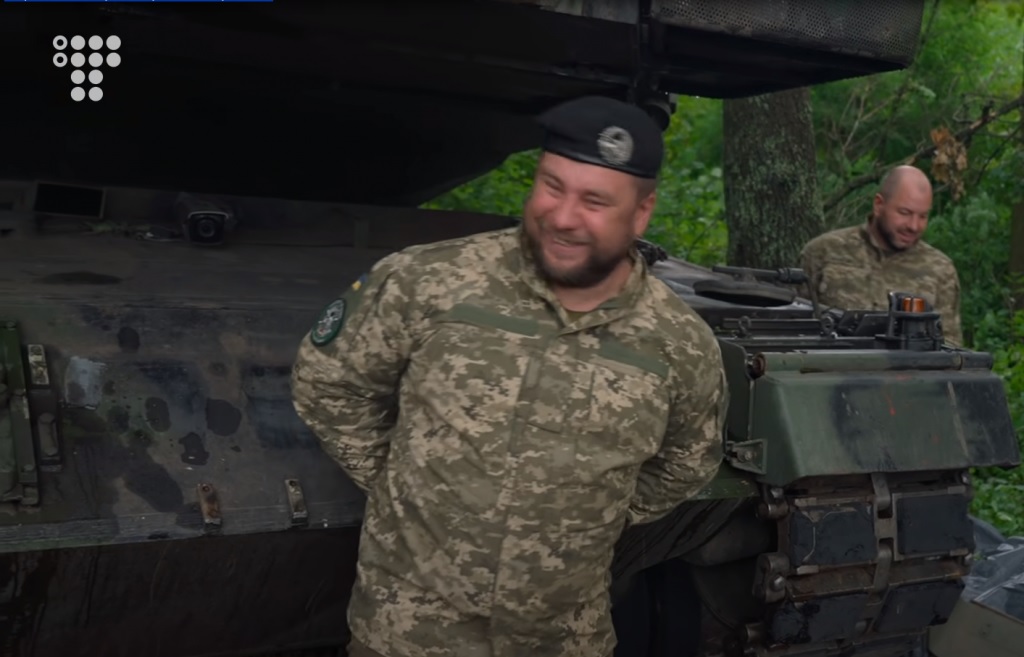Українські військові адаптують танки Leopard 2 до реалій війни