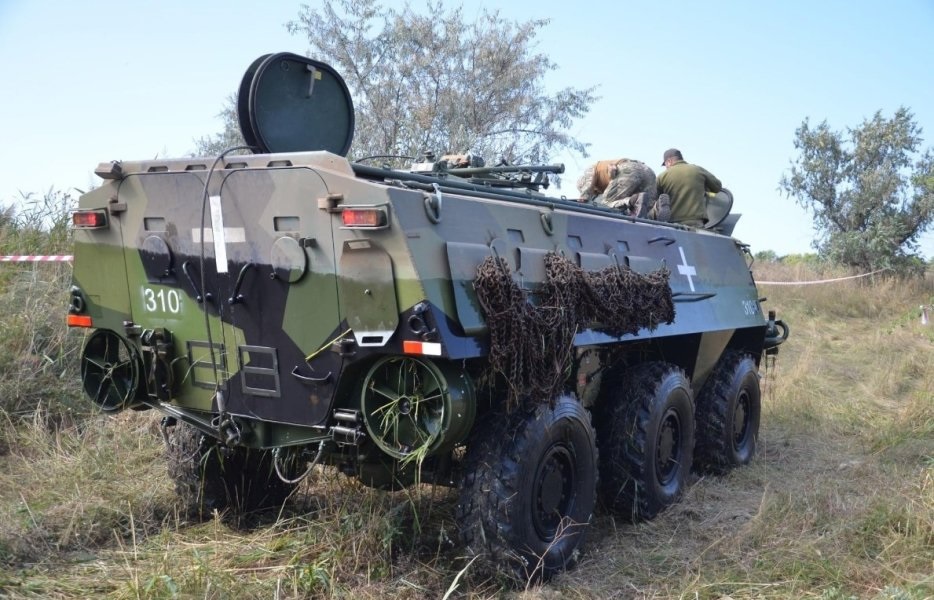 На озброєнні морпіхів ЗСУ помічені фінські БТР Sisu