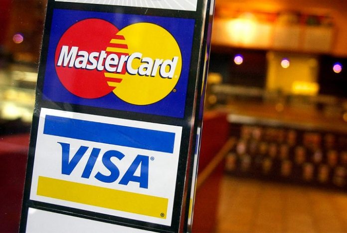 Visa и MasterCard анонсировали повышение комиссий