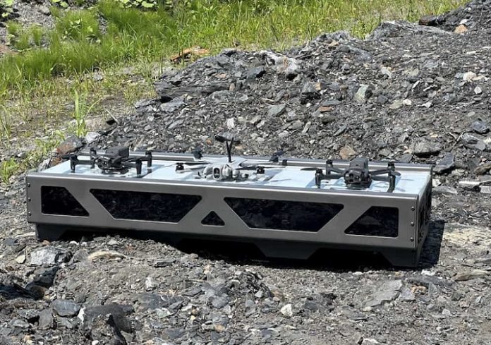 Представлена платформа Quaze DSTOW для подзарядки дронов по время боя